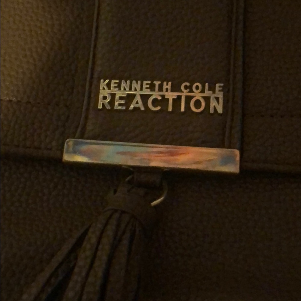 Kenneth Cole Reaction Bag- Leather - Picture 3 of 4